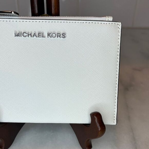 Michael Kors Wristlet Wallet Saffiano Leather Clutch Pouch Wristlet - Picture 3 of 13